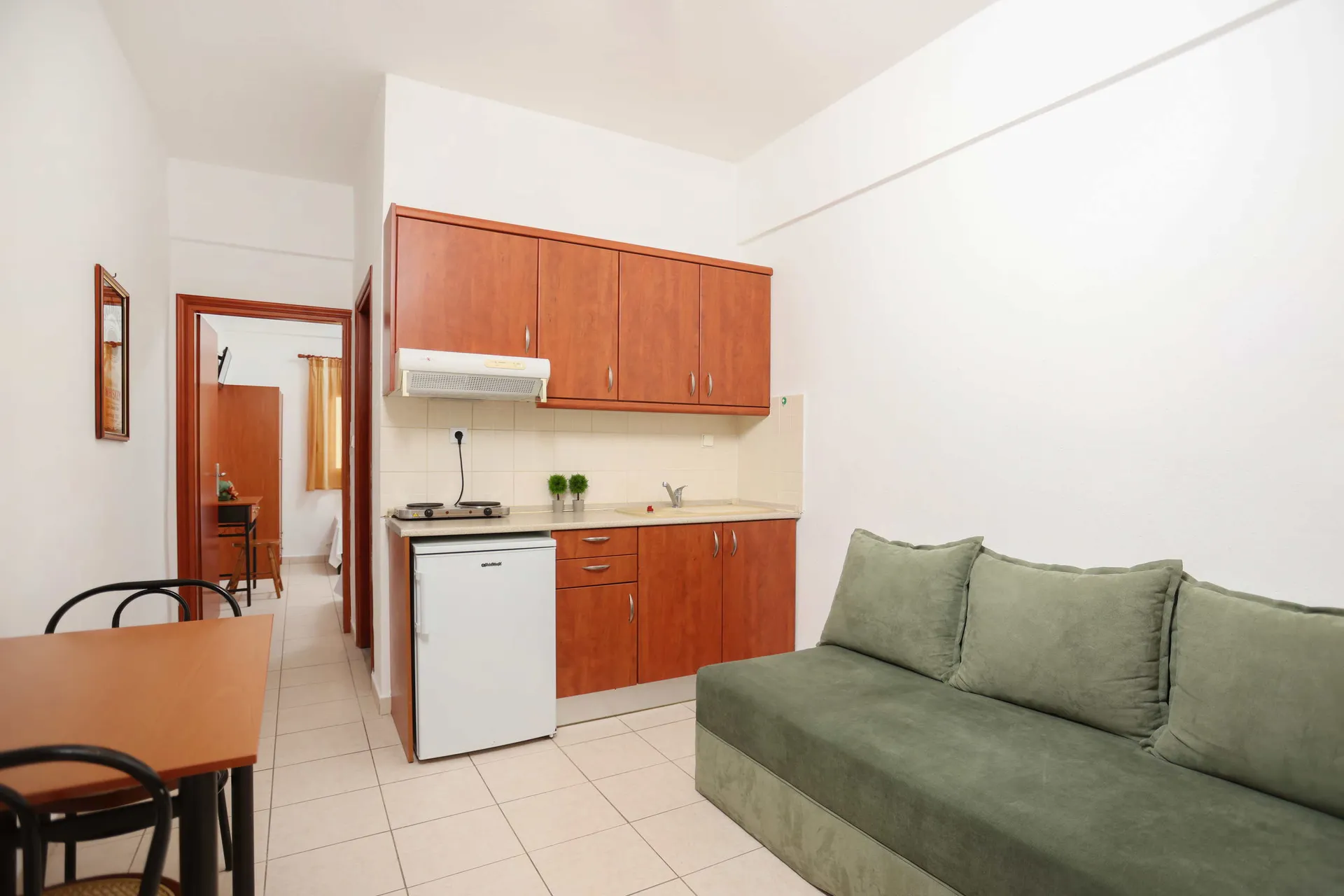 Tiara Holidays - Gregory Apartments - One Bedroom Apartment - living room